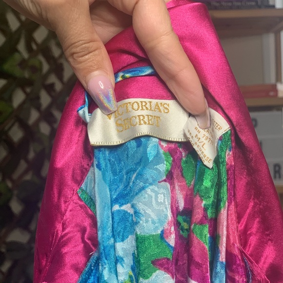 Gold Label Robe - Picture 2 of 6